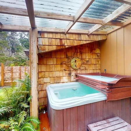 The Getaway Villa Tillicum Beach ภายนอก รูปภาพ